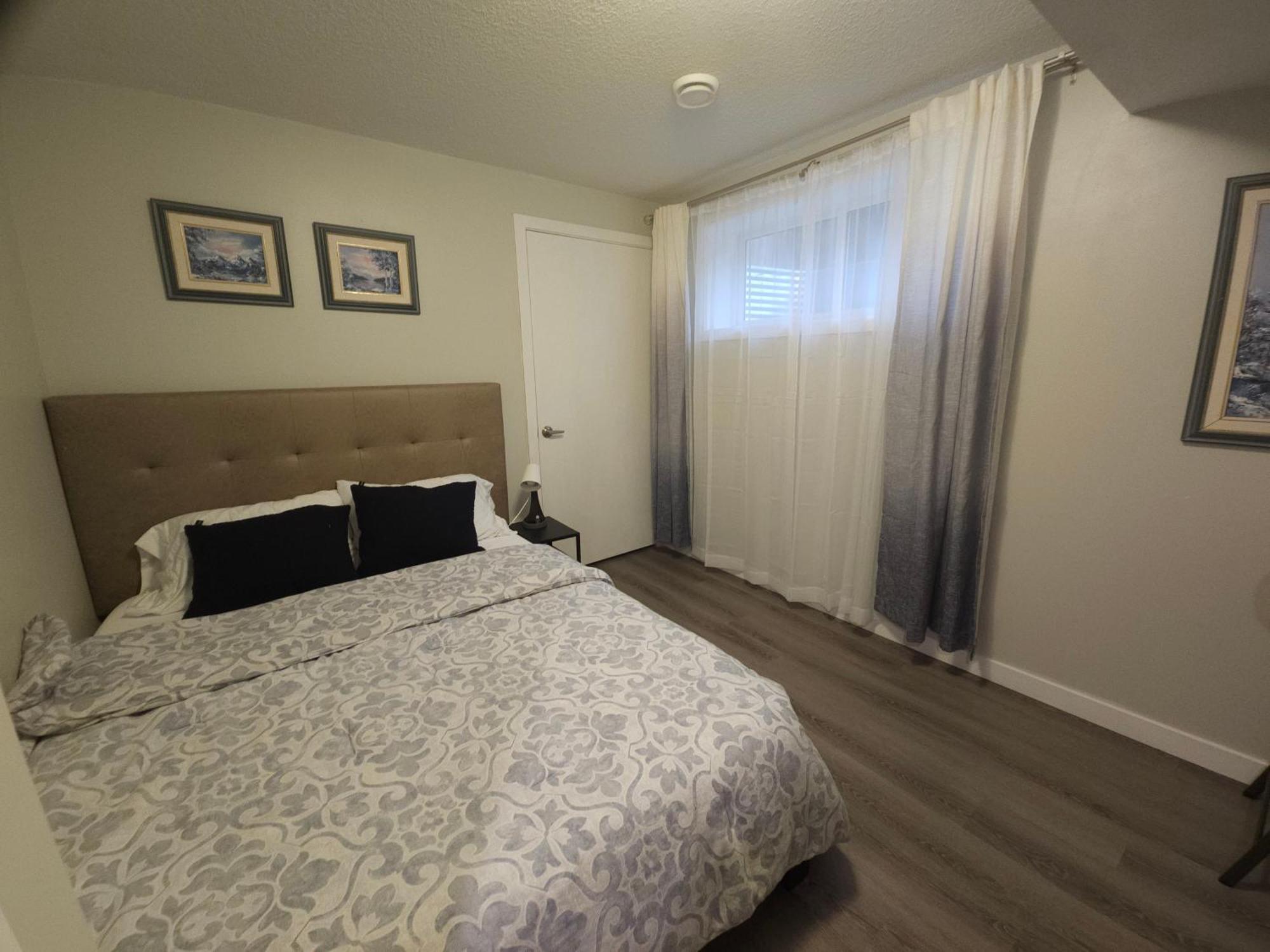 Cozy 2 Bedroom Suite, Queen Beds, Near The Airport Edmonton Exterior foto